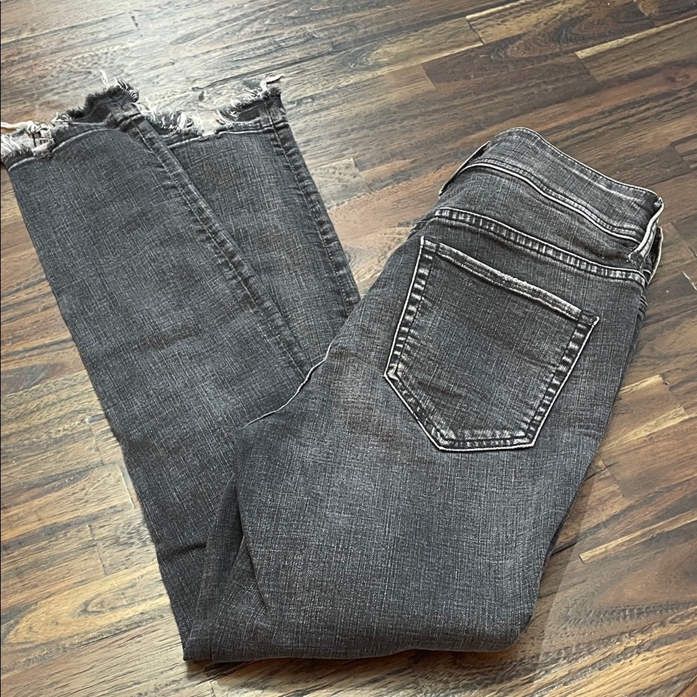 Free People Charcoal Distressed Ankle Jeans sz 29